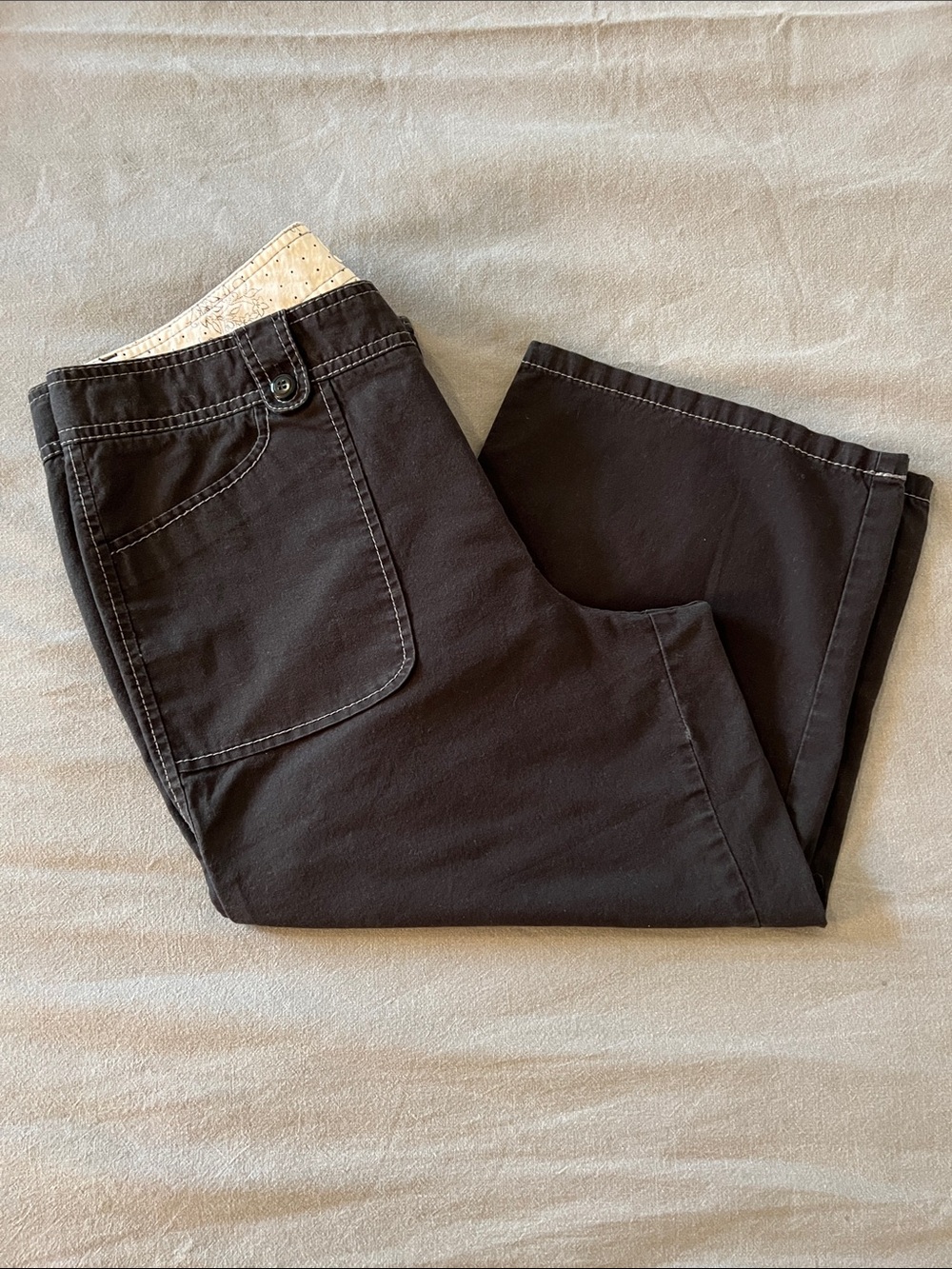 Dockers Women's Black Capris with Front Patch Pocket